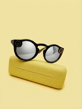 Smart Camera Sunglasses in Black with Silver Lenses